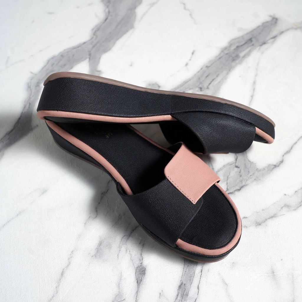 LOW HEEL EASY SLIPON SANDAL