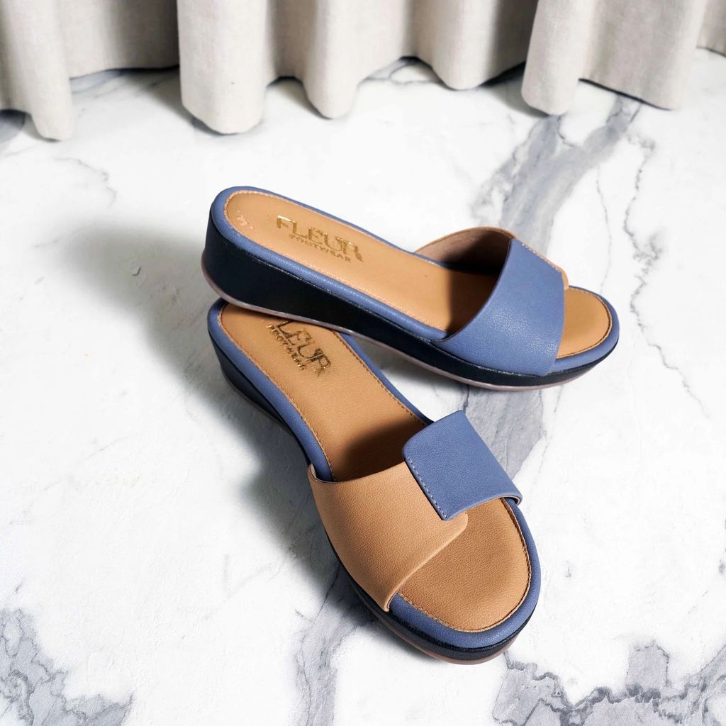 LOW HEEL EASY SLIPON SANDAL