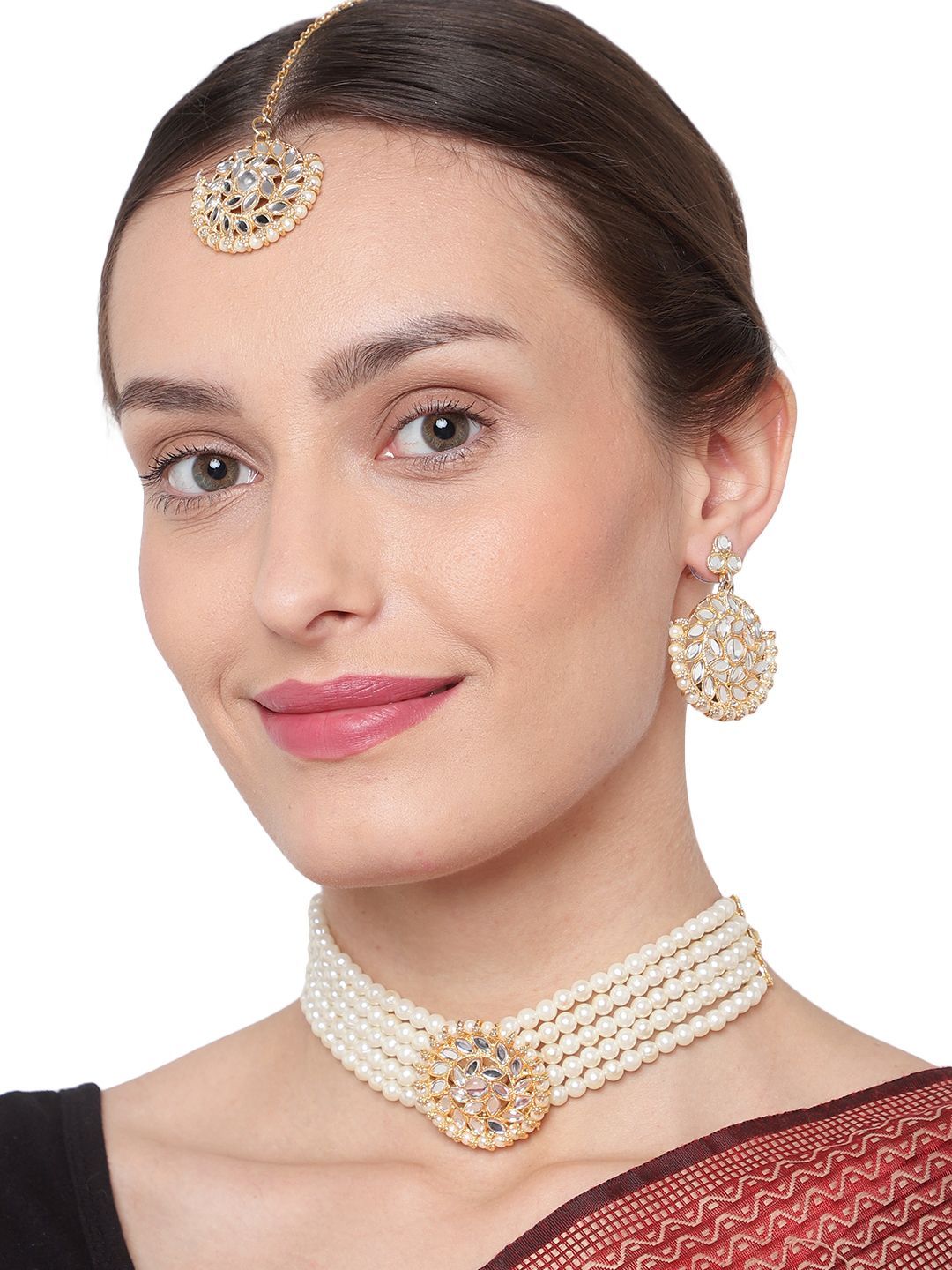 Cardinal Off White Multistring Onyx Mirror Choker Necklace Set & Maang Tika