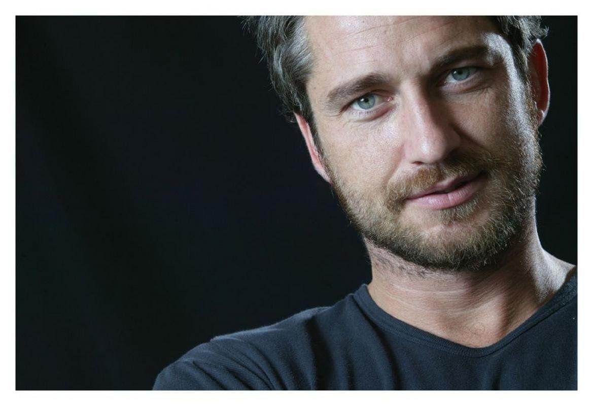 Sticker Studio Wall Poster (Gerard Butler Celebrity,Wall Covering Area - 36 x 24 Inch) PVC Vinyl