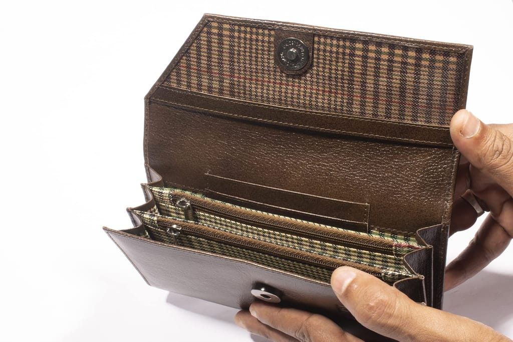 Walletsnbags Checkered Ladies Clutch