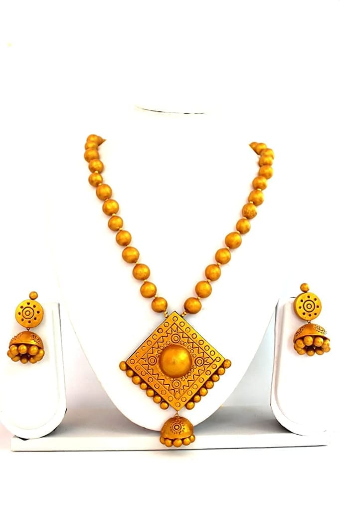 Le bijouxistic EKAM EK TERRACOTTA NECKLACE SET WITH EARRINGS IN GOLD COLOUR WITH RHOMBUS SHAPE FOR WOMEN AND GIRLS FOR CASUAL AND FORMAL WEAR