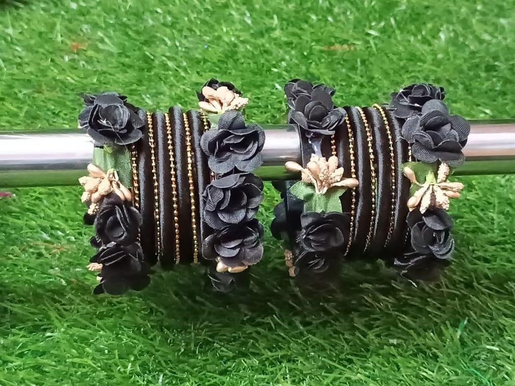 Thread flower ball chain