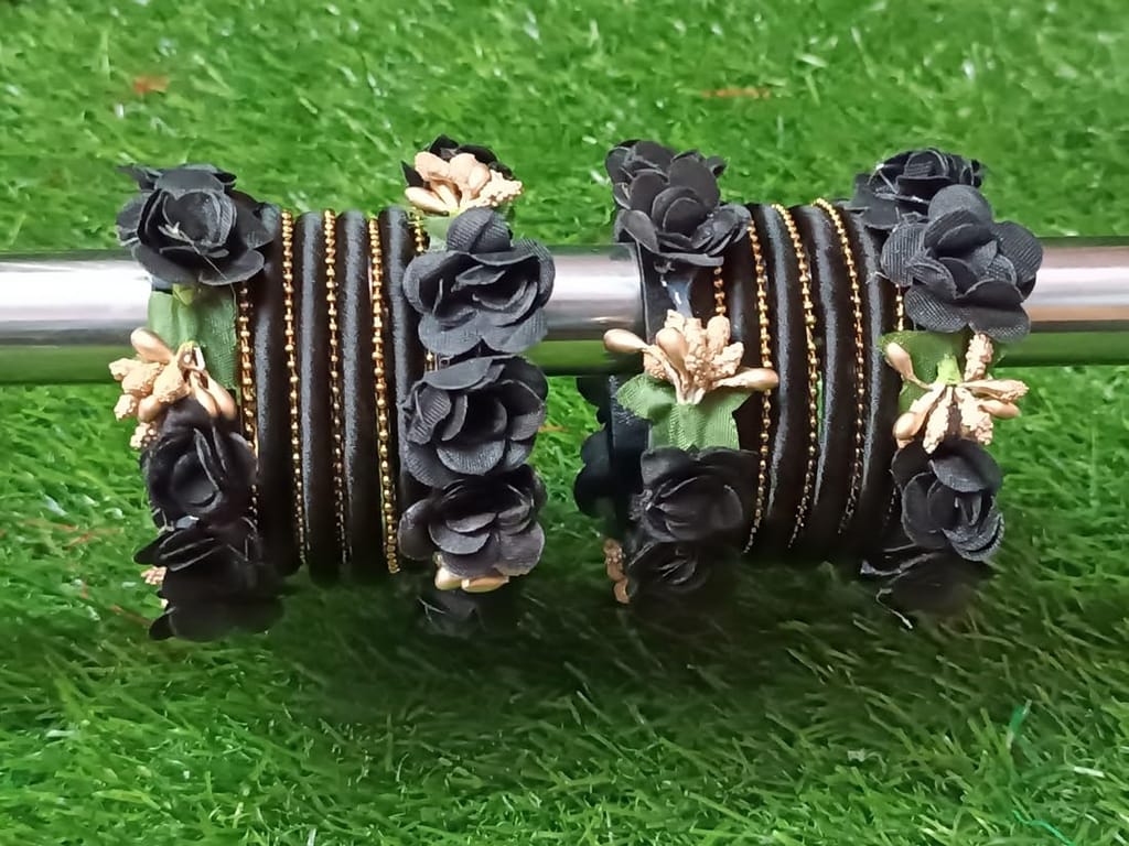 Thread flower ball chain