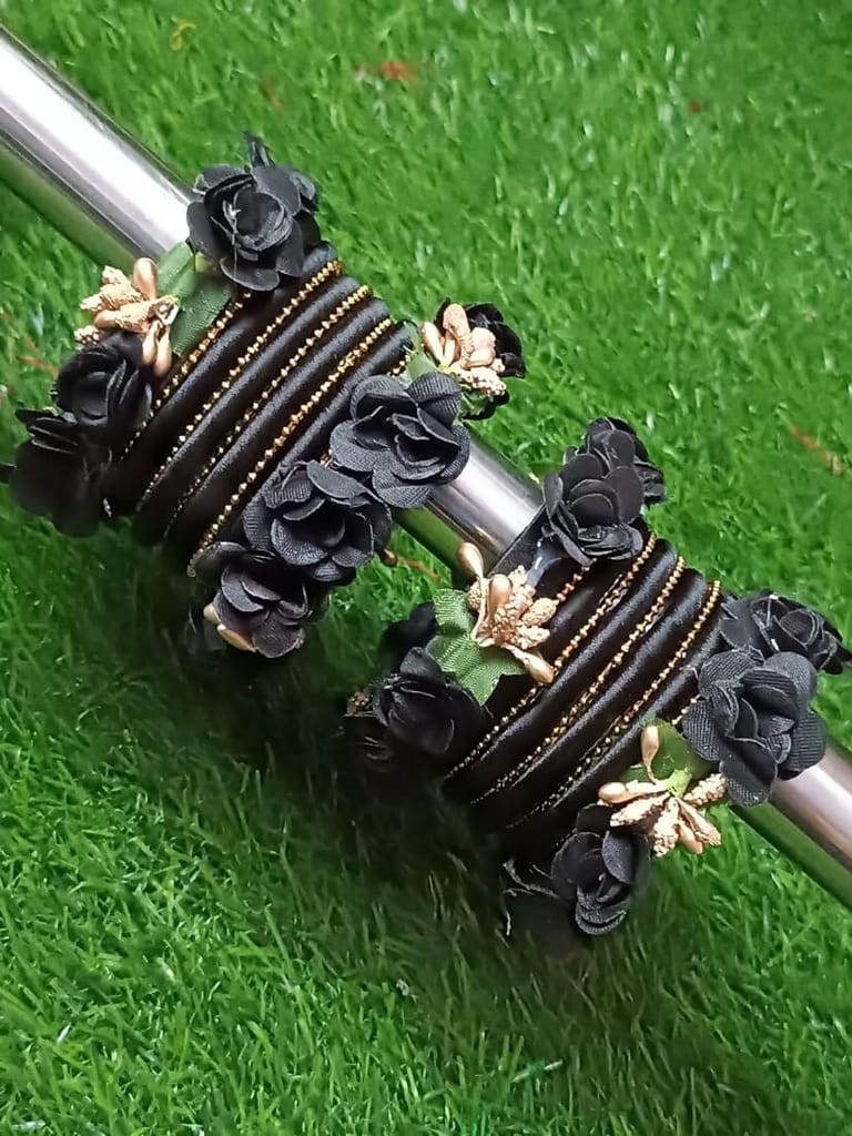 Thread flower ball chain