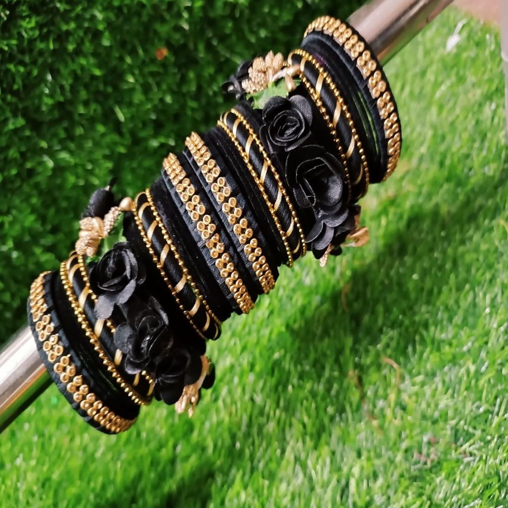 Thraed Flower Chuda set