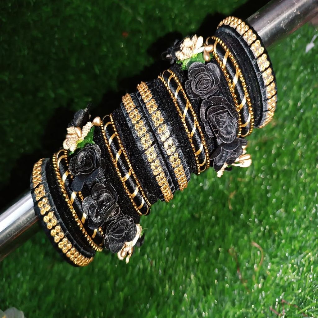 Thraed Flower Chuda set