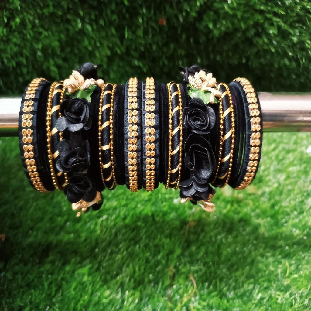 Thraed Flower Chuda set