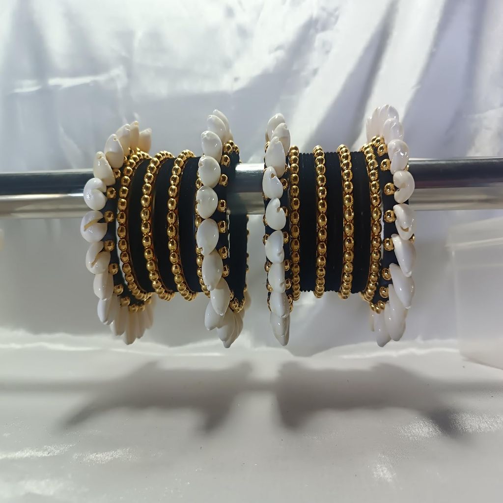 Kodi Velvet Moti Chuda Set