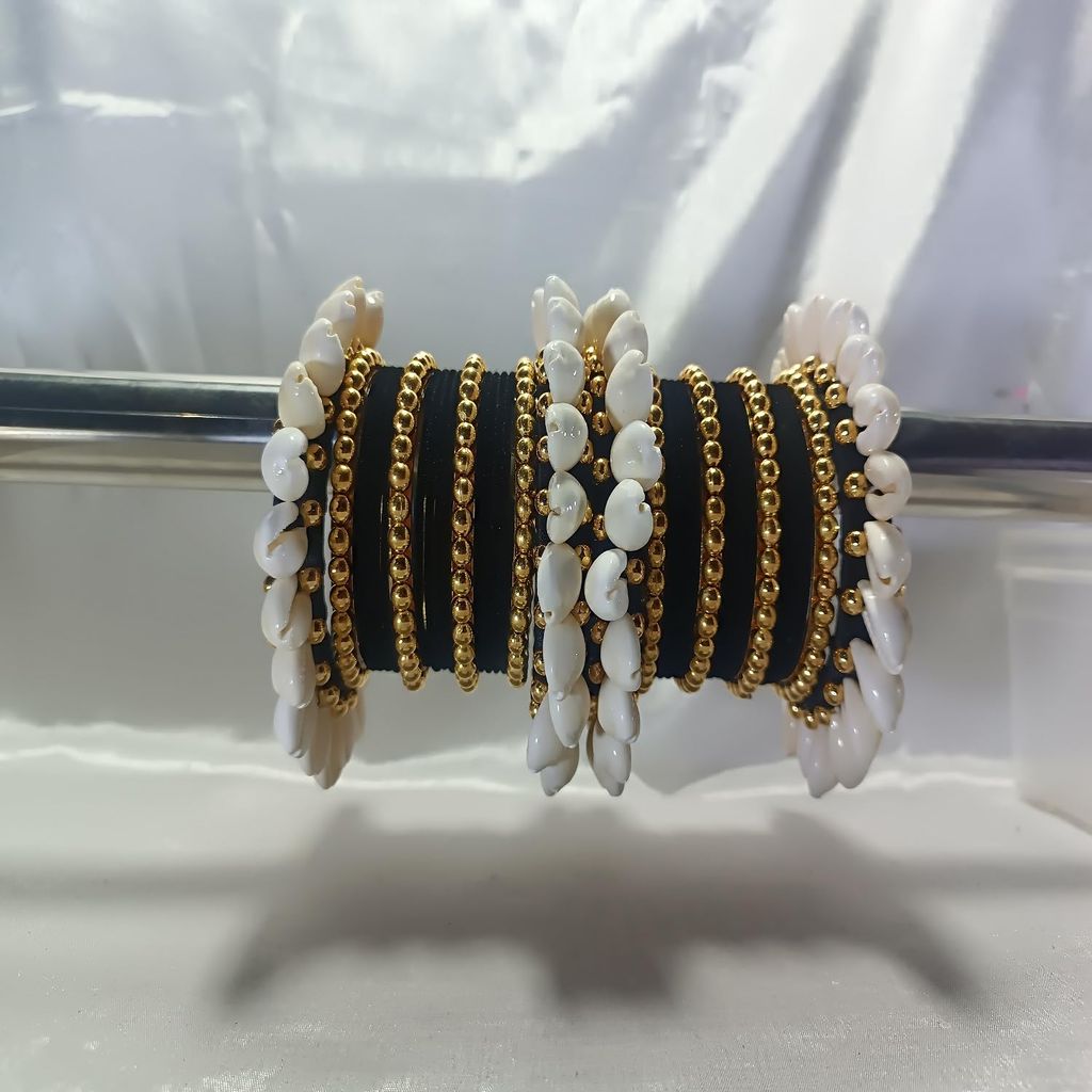 Kodi Velvet Moti Chuda Set