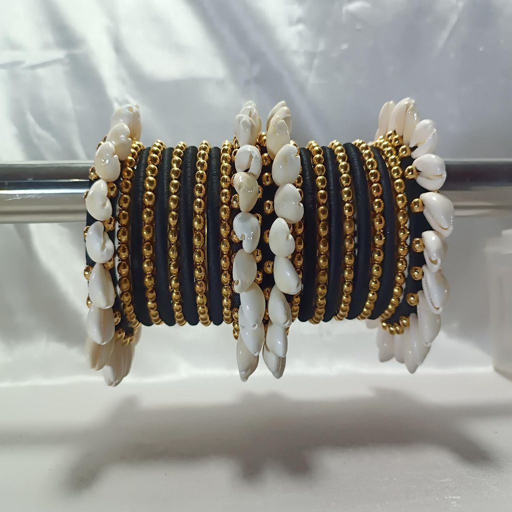 Kodi Velvet Moti Chuda Set