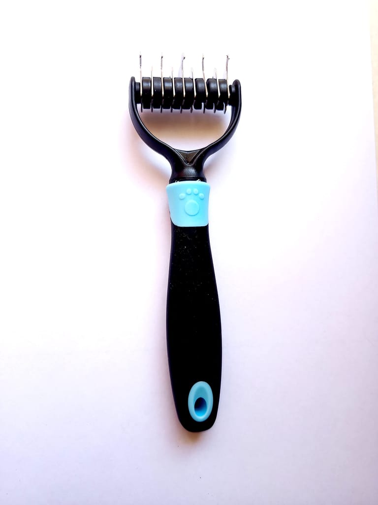 Q D Grooming Dematting Deshedding Detangling Comb Hair Remover Tool for Pet Dog Cat Remove Fur, Pet and Grooming Brush For Medium to Long-Haired Cats, Dogs, Puppy, Kitten