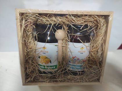 Honey Combo gift pack with wooden pine tray & Wooden spoon.
