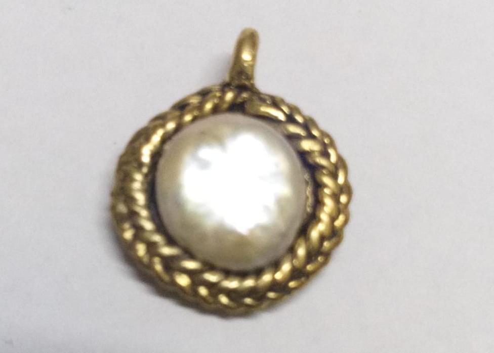 Fresh water pearl Locket