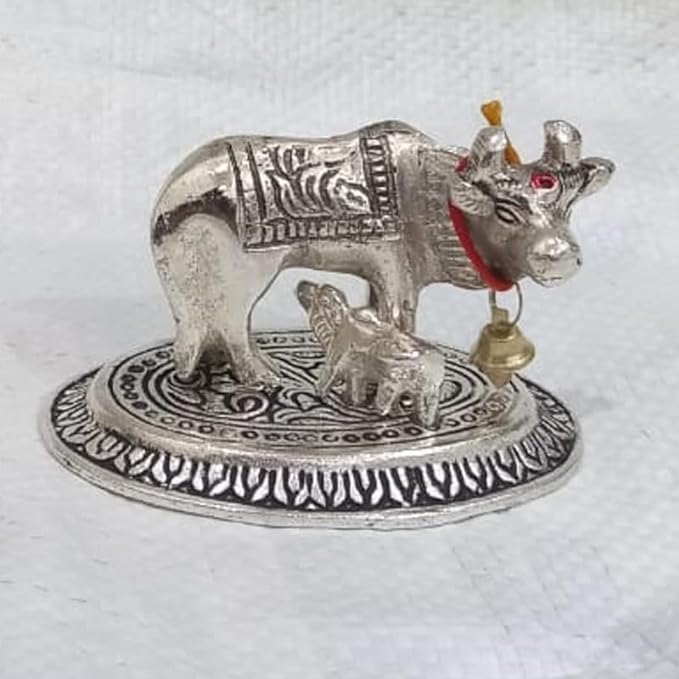 Oval Base Aluminium Metal Cow Baby Showpiece