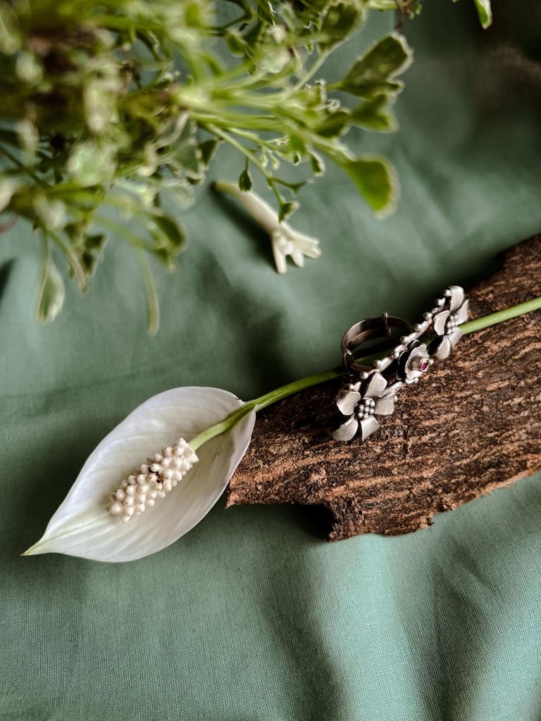 Mahua oxidised ring with flower motif