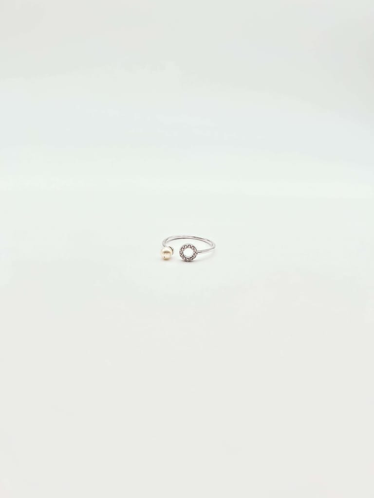 Selena silver ring with pearl and zircon