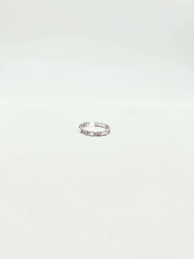 Soleil silver ring with zircon and shell stone