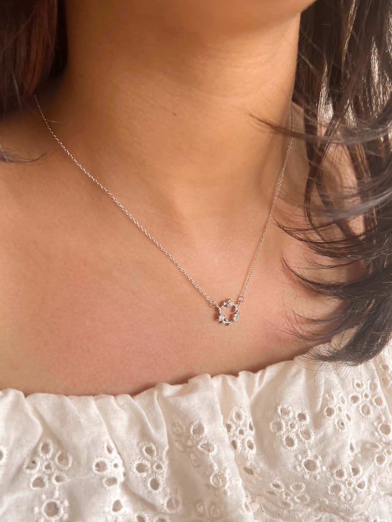 Olive silver neck chain with zircon