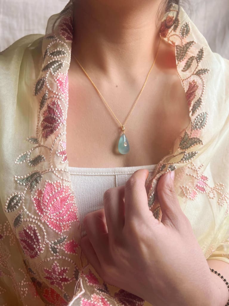 Boond gold plated silver neckchain with aquamarine stone