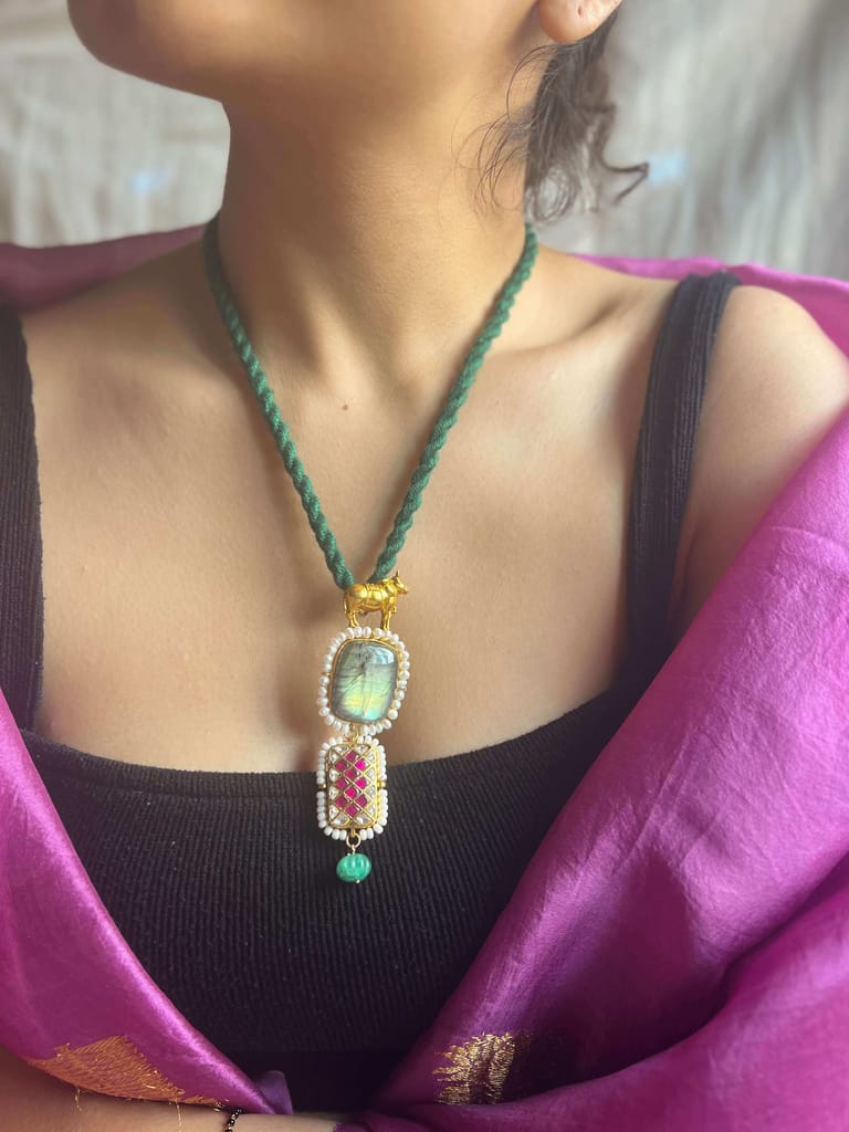 Ashni kundan pendant in silver with green mystic stone