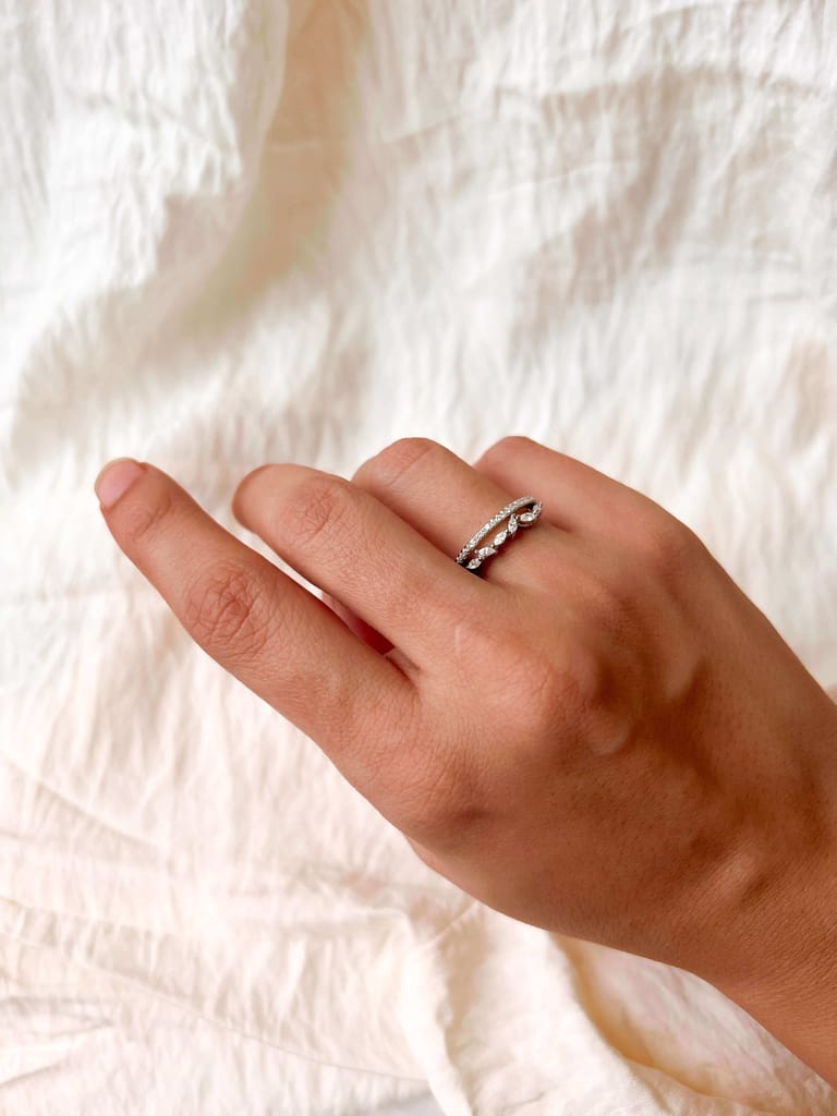 Maya silver ring with zircons