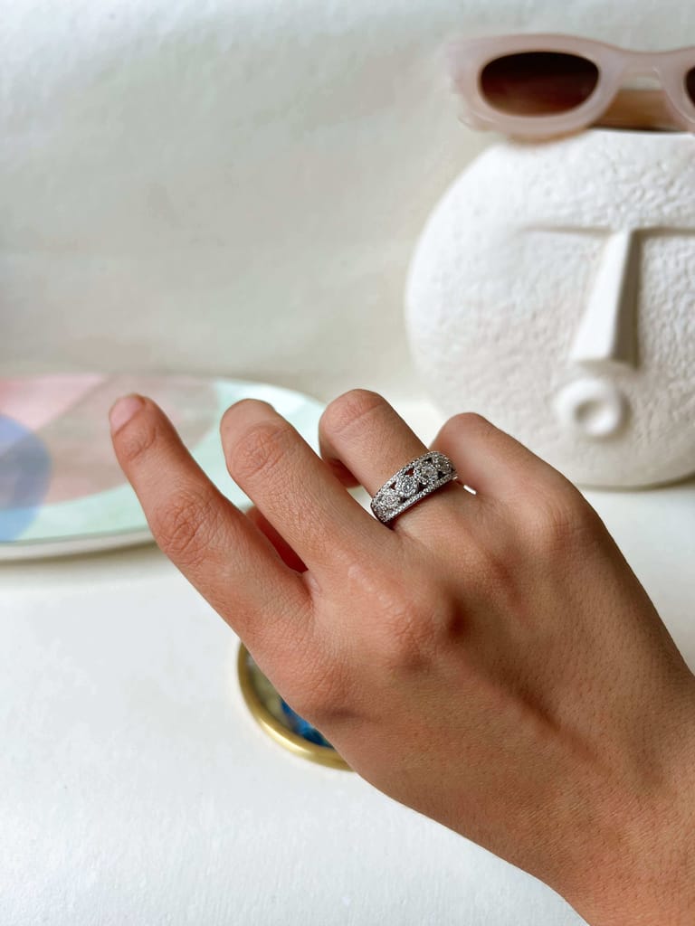 Suki zilver ring with zircon setting