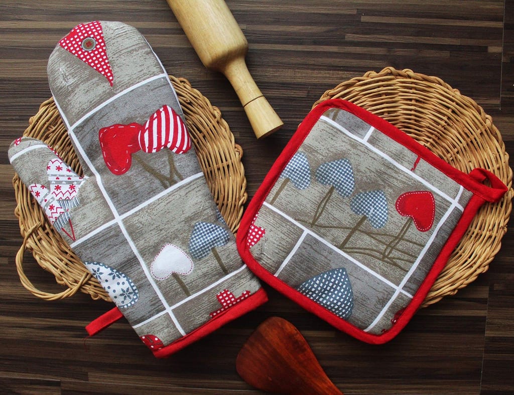 Airwill ? Cotton Designer Pattern Heat Resistant Kitchen Linens (1 Oven Mitt & 1 Pot Holder) (Grey,Red) - Cookware | Buy online on ZillyBuy