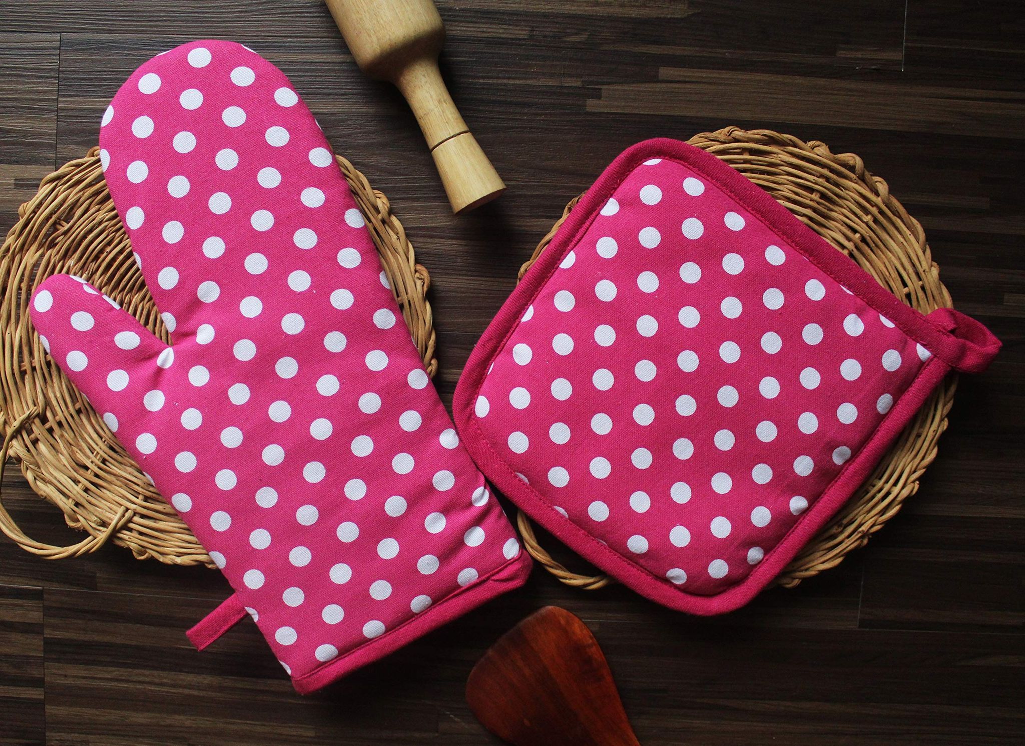 Airwill ? Cotton Designer Pattern Heat Resistant Kitchen Linens (1 Oven Mitt & 1 Pot Holder) (Pink,White)