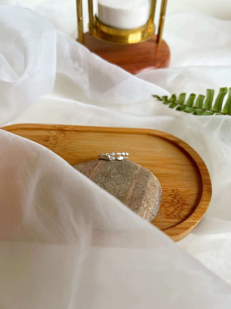 Mei silver ring with zircons