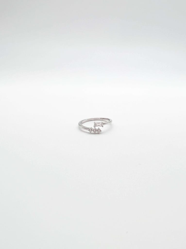 Lumi silver ring with zircons