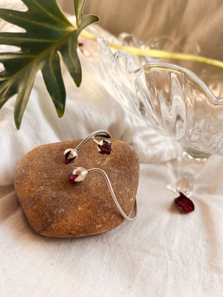 Saanjh oxidised silver kada with red onyx