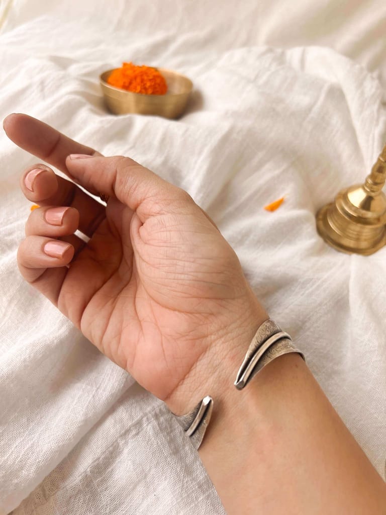 Rehana oxidised silver kada