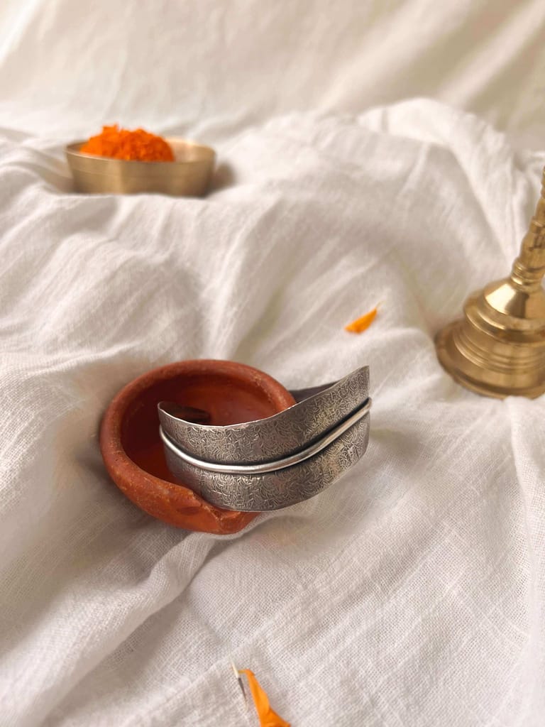 Rehana oxidised silver kada