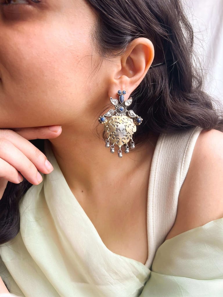 Neel dual tone silver earring with lapis lazuli and kundan stone