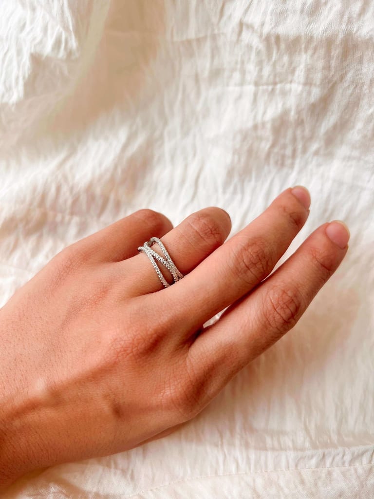 Oceana silver ring with zircon detail