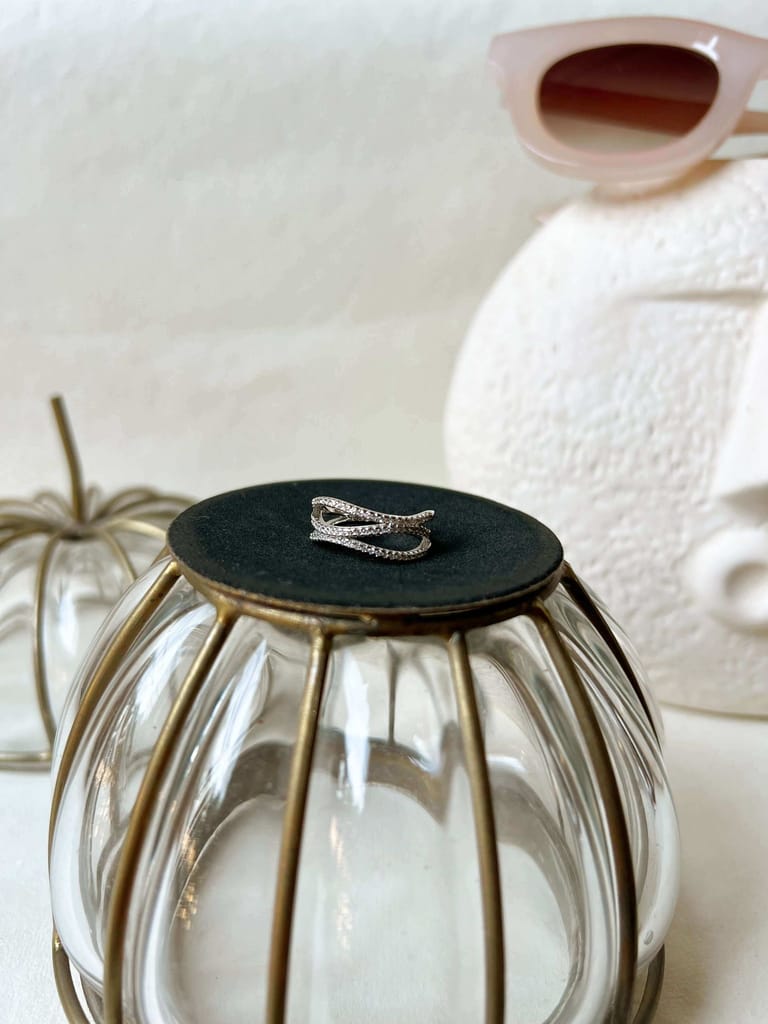 Oceana silver ring with zircon detail