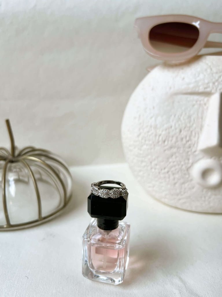 Charlotte silver ring with zirconia details