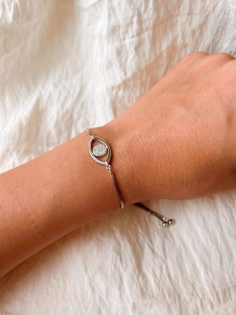 Gaze silver bracelet with zirconia