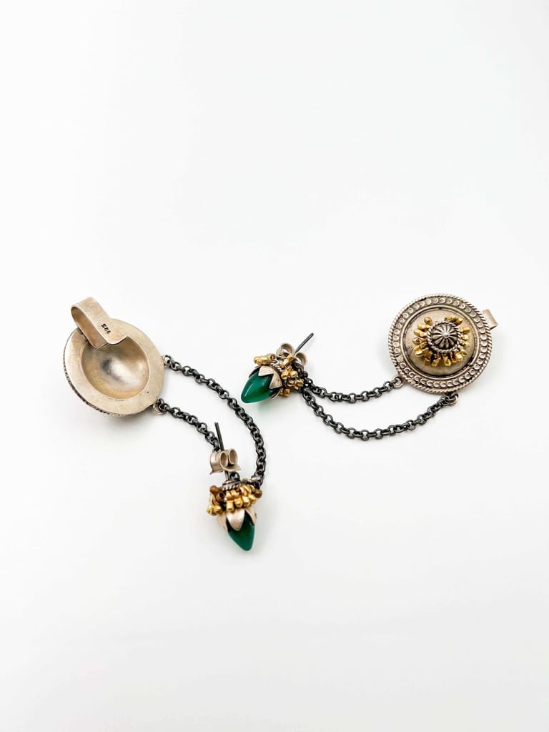 Niyati earcuff with emerald stud