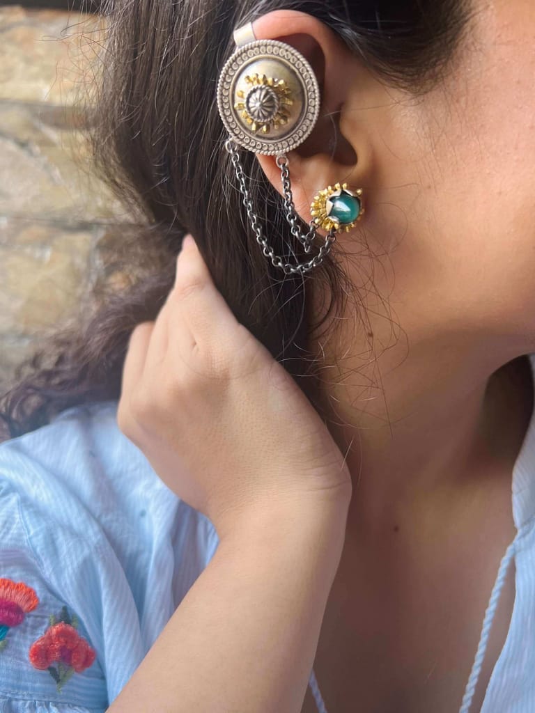 Niyati earcuff with emerald stud