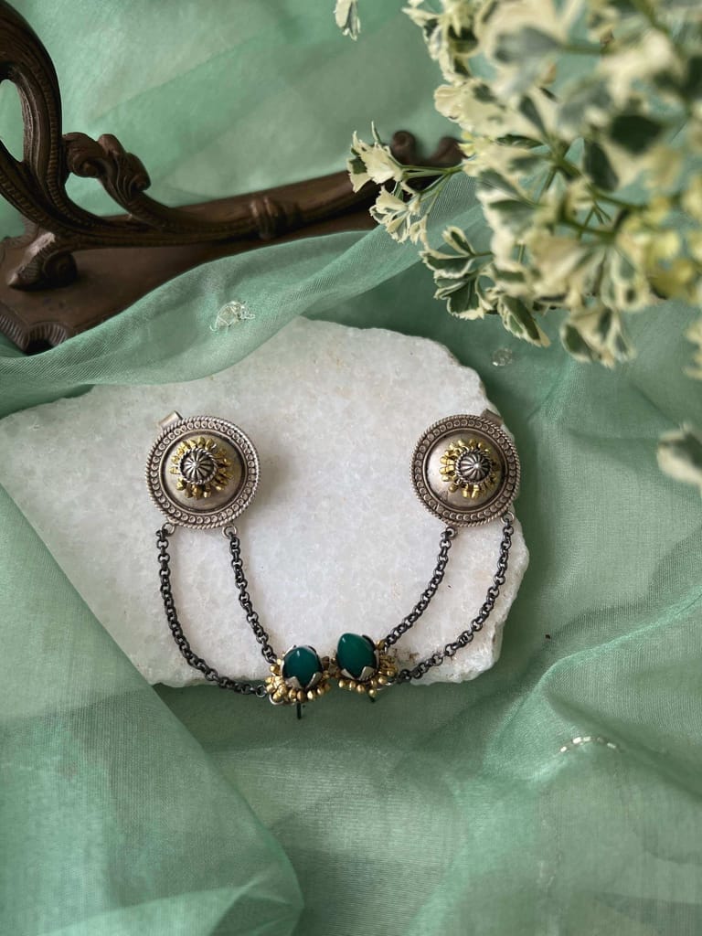 Niyati earcuff with emerald stud