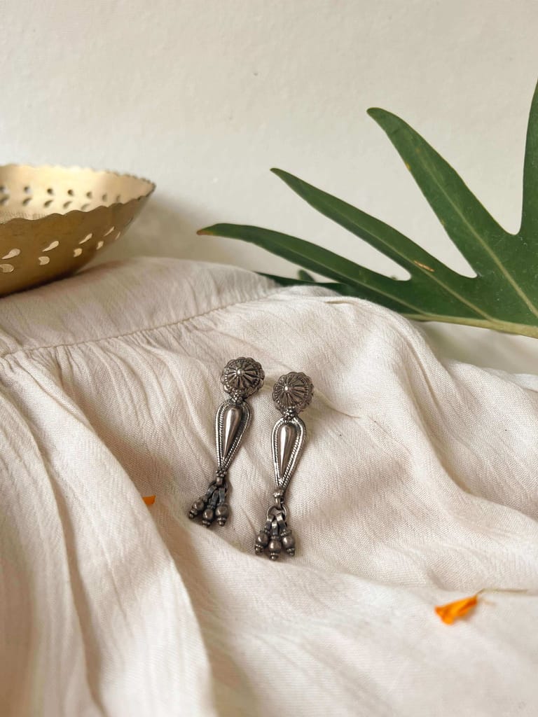 Pankhuri oxidised silver earring with silver beads