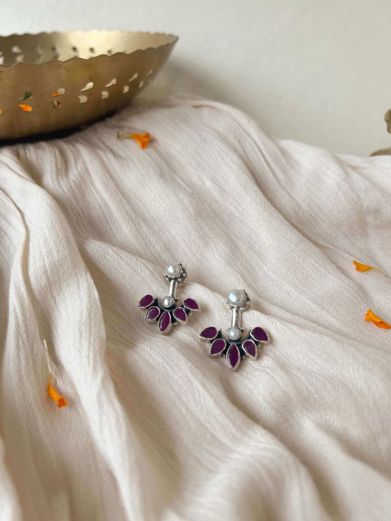 Diya silver stud with ruby glass stone