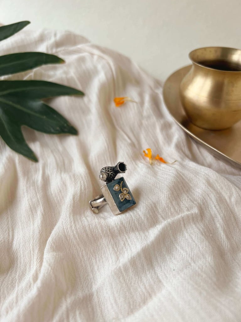 Iravat silver ring with aquamarine stone and kundan work