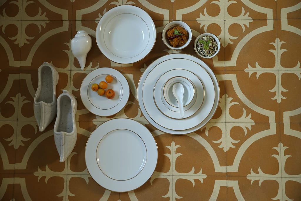 Hitkari Porcelain 16226 GL Dinner Set 33 Pcs |Modern & Trendy Design |Designed in India|for Home & Kitchen| White, Large(Set of 33, White)