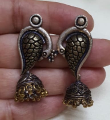 Glamvila Designer German Silver Jewellery Set