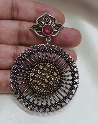 Glamvila Designer Hanging