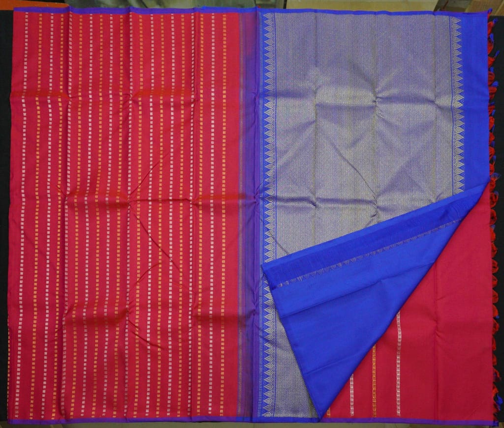 Red Borderless Saree in Kanchipuram Silks | Vivaahasilks.com