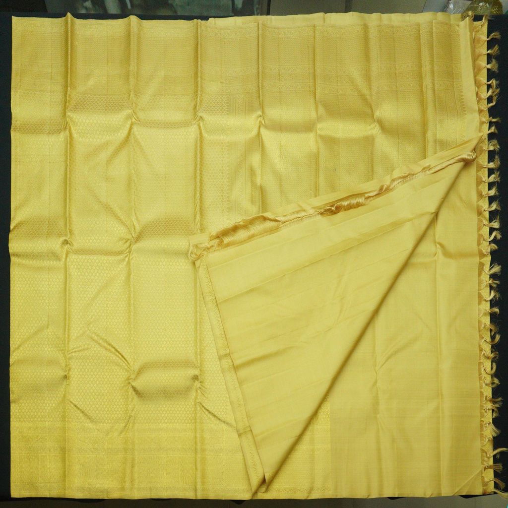 Exclusive Bridal Kanjivaram Silk Saree - Luxurious Collections